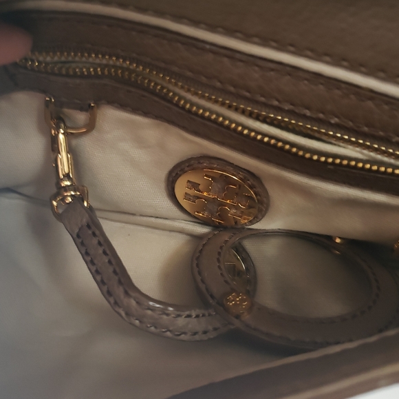 Tory Burch Leather Amanda Reva Clutch - Picture 2 of 4